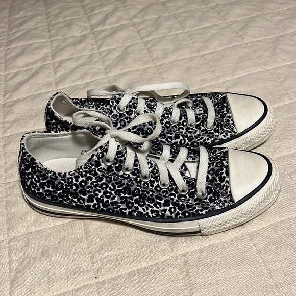 Converse Shoes - Size 7 Limited Edition Snow Leopard Converse Like New!